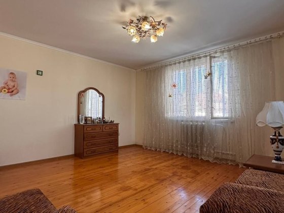 Будинок,240 м2, 6 кімнат, біля Діагностичного центру Черновцы