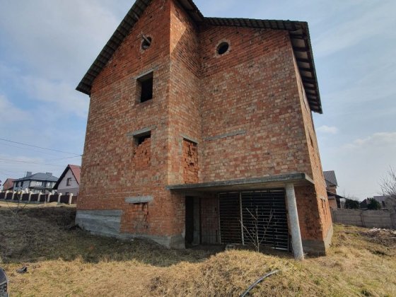 Продається будинок коробка вул. Путильська Чернівці