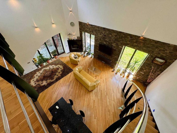 Продам будинок з ремонтом. В районі 18 школи - фото 1