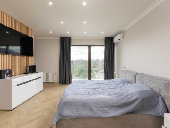 Будинок з дизайнерським ремонтом в центрі, є газ! Киев