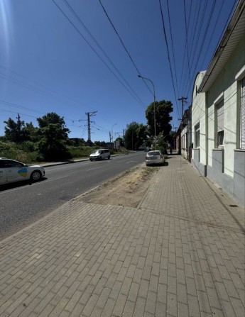 Продаж будинку біля цетру - фото 1