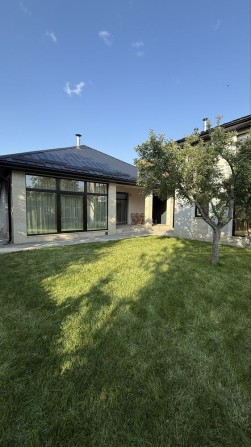 Продаються домоволодіння в Києві  +сауна, Ширма Солом'янський район - фото 1