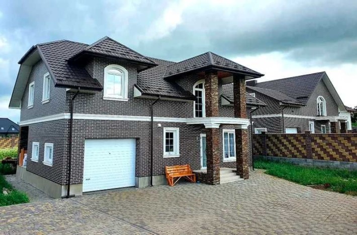 Продам будинок з ремонтом і гаражем в 10 хв від Рівного ! - фото 1