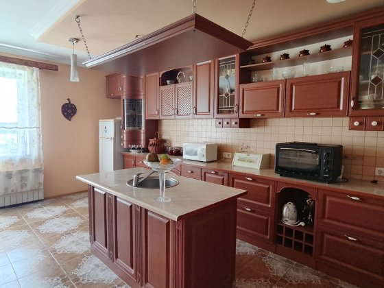 = Продам будинок в місті Рівне