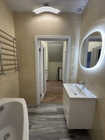 Продам таунхаус з сучасним ремонтом - фото 1