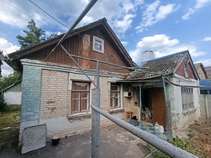 Продам будинок та частину будинку - фото 1