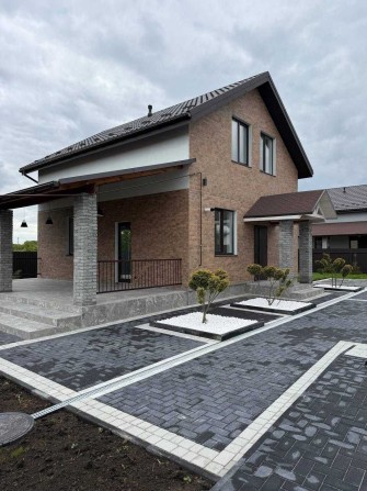 Двоповерховий будинок! Ділянка 6 соток! Газ, електрика - фото 1