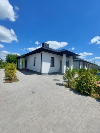 Оренда просторого будинку в Боратині - фото 1