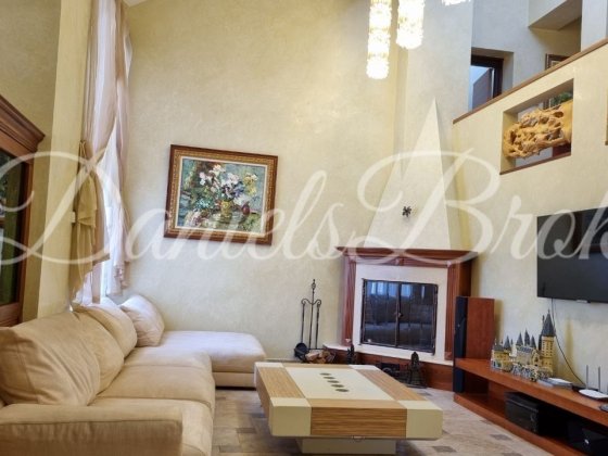 Конча Заспа Козин будинок на березі Дніпра Козин