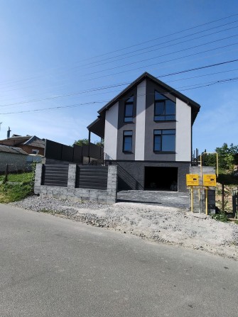 Продається сучасний Будинок з гаражем на Старому Місті - фото 1