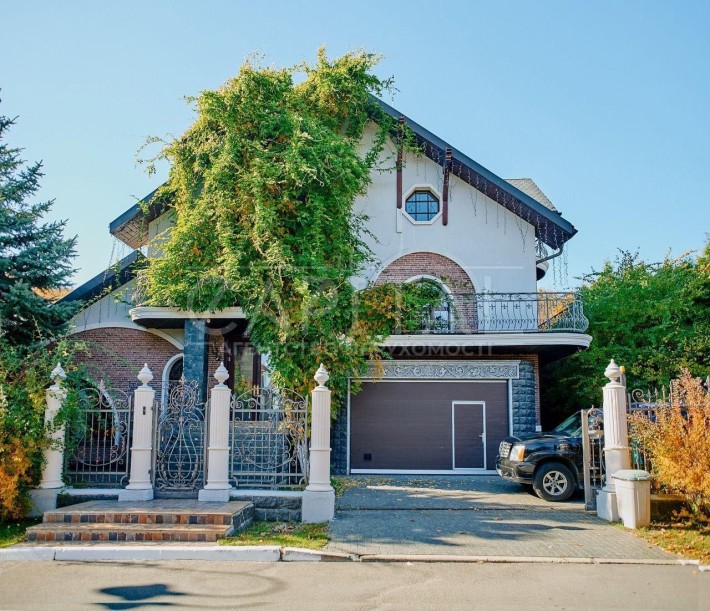 Розкішний 3-поверховий будинок,800м2,16 соток,Новообухівська траса - фото 1