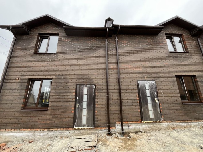 Продаж 2 поверхового таунхаусу, в чорновому стані. - фото 1