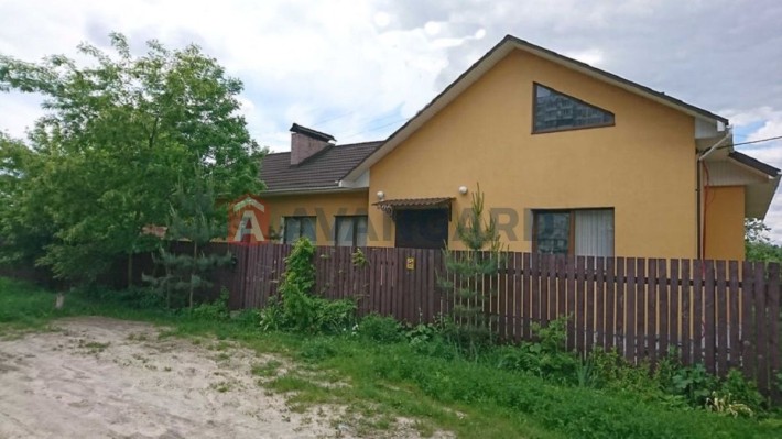 Продаж будинку біля води у Києві, вул. Яворницького, 10 соток - фото 1