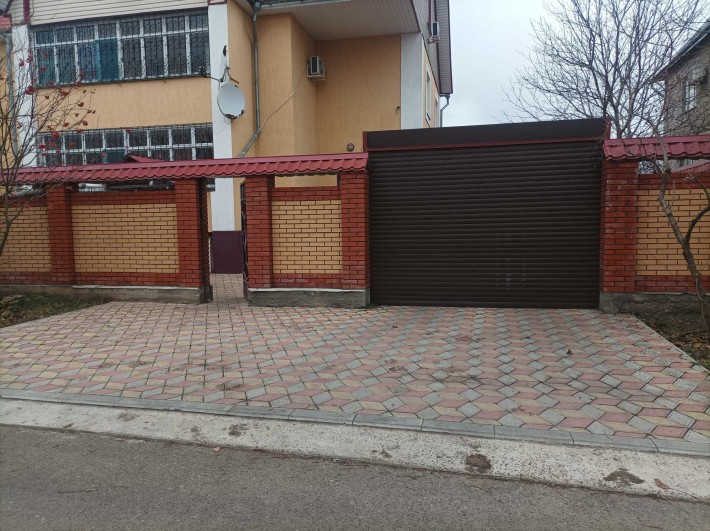 Сдам  в Фонтанці ( мінімум 3 дня) трикімнатну частину дома, є підвал. - фото 1