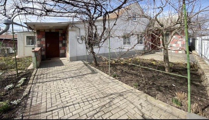 Продам будинок з центральними комун., на 2 окремі частини ! 127м2 - фото 1