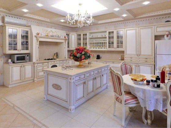 Продаж елітного будинку з великою ділянкою Ужгород