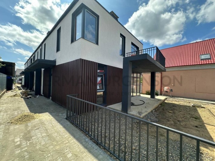 Продаж таунхауса 140 м.кв / 3 сотки / Ужгород - фото 1