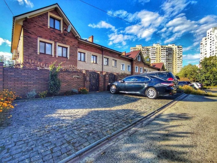 ТАУНХАУС в Києві.  Продаж від власника - фото 1