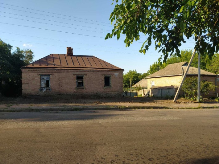 Власник. Будинок 60м.кв. Під ремонт. Недалеко від центру. Ціна 14 тс.$ - фото 1