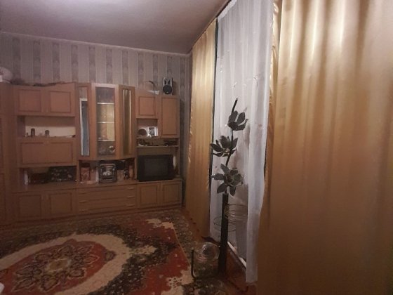 Пів Будинку АГО бiля зупинки Кропивницький