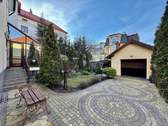 Продам просторий будинок по вул.Сельських (Алтайські озера) - фото 1