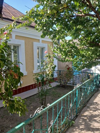 Продаю добротный дом по ул. 8-я Военная - фото 1