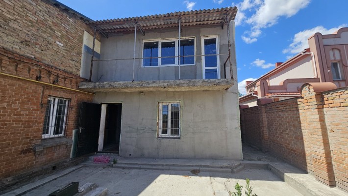 Продам півбудинку Миколаївка під бізнес - фото 1