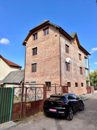 Будинок дім хата квартира подвірʼя гараж особняк - фото 1