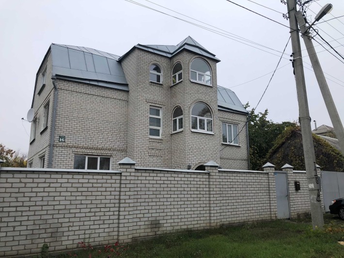 Продам будинок 300м2 + 7 соток ділянка на Комунальній (сел.Герцена) - фото 1