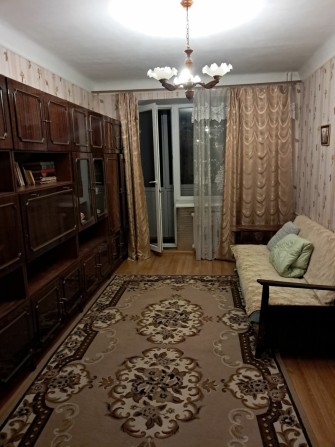 ЗДАМ кімнату на підселення для дівчини  в 2к  квартирі  Виставка  . - фото 1