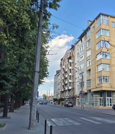 Шукаємо дівчину (студентку) на підселення в 2-х кімн.квартиру (центр) - фото 1