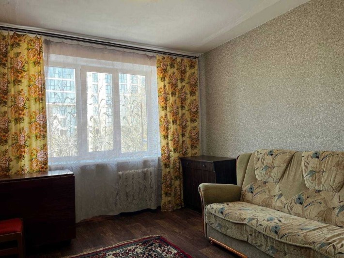 Оренда великої кімнати в гуртожитку р-н "Політону" , ЗОШ 12 - фото 1