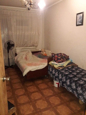 Здам кімнату в трьох кімнатній квартирі з хазяїном! - фото 1