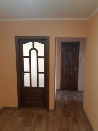 Здам в оренду частину вітальні в 3-хкімнатній квартирі, вул. Дачна, 5 - фото 1