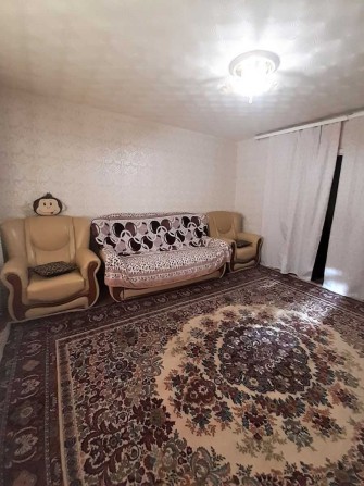 Калиновая ул, АТБ, рынок, комната в кв-ре, 2й эт, сдам. - фото 1
