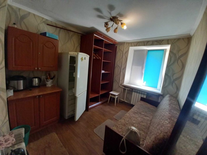 Сдается комната без хозяев в общежитии - фото 1