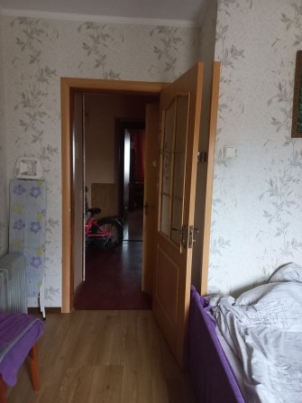 Сдаю комнату. В 3 комнатной квартире . 300 за месяц - фото 1