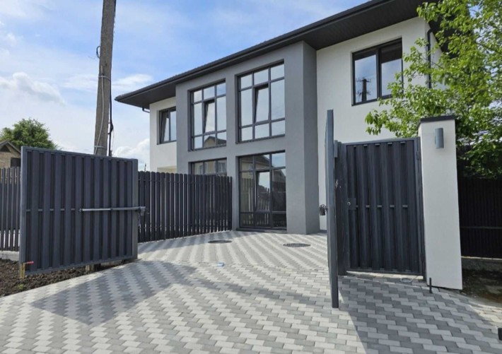Продаж Газифікований дуплекс. Велика ділянка. 900м Києв. Забудовник - фото 1