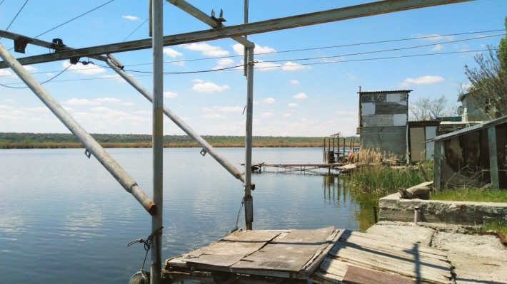 5-й Причал, 2 места у воды со строениями. Живописно, удобно - фото 1