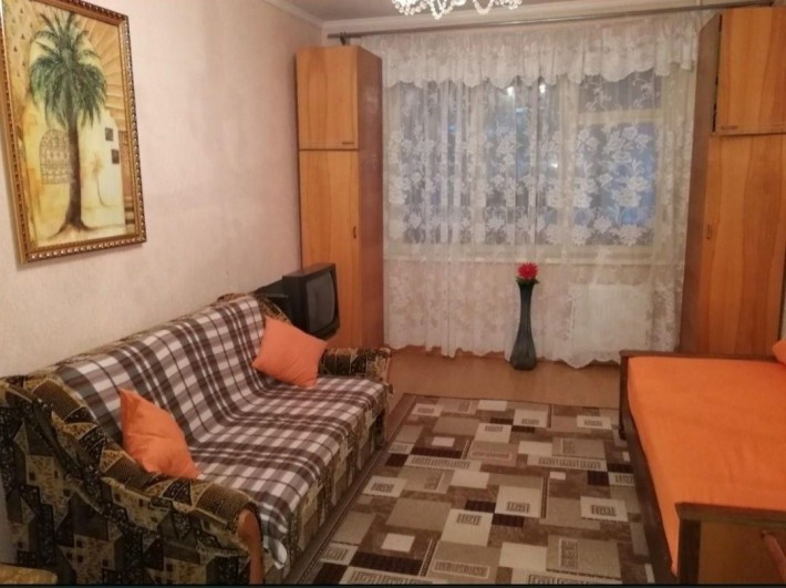 Комната девушке Центр. Приморский суд - фото 1