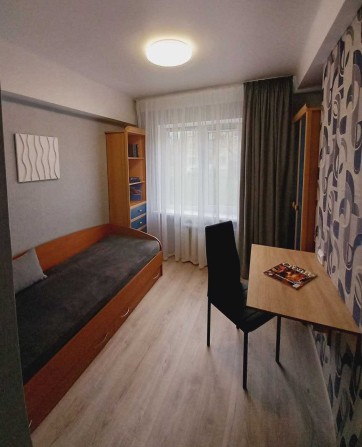 Здається кімната в 3х кімн. квартирі без господаря. - фото 1