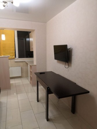 Сдам 1 комнатную гостинку 18 м2 ЖК Воробьевы Горы - фото 1