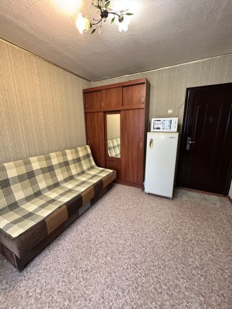 Сдам гостинку возле метро Малышева (Заводская), 2500 грн + свет - фото 1
