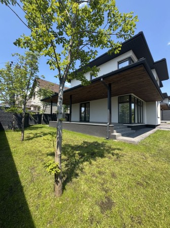 Будинок з ремонтом/газ/центральні комунікаціі/без комісіі - фото 1