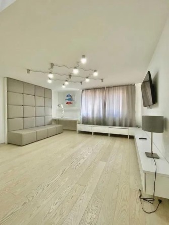 Продам сучасний таунхаус на тихій вулиці, біля метро Спортивна - фото 1