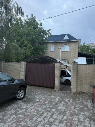Продам  дом 130 кв м участок 6 соток пл. Востания - фото 1