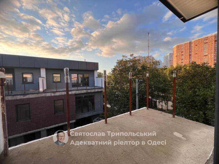 Готовый таунхаус 117 м² Чубаевка 3 спальни, 2 террасы парковка 2 авто - фото 1