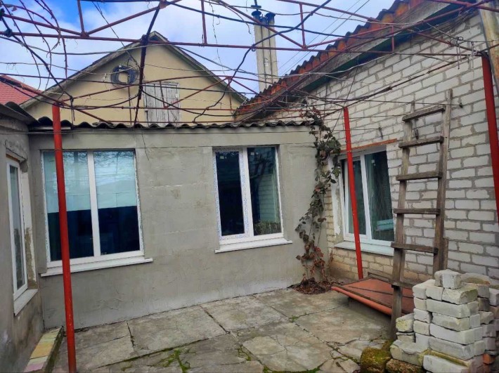 Продам часть  дома на Дм. Донского вход с фасада - фото 1