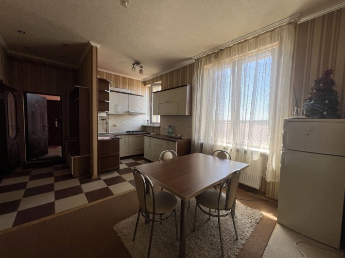 Оренда великоі 1,5 кім квартири з гаражем - фото 1