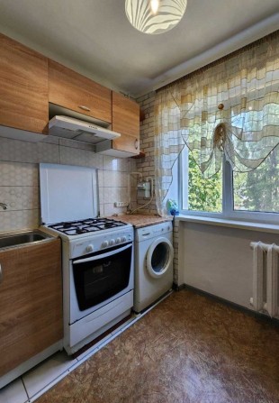 Пропоную вам 2х кімнатну квартиру з хорошим косметичним ремонтом! - фото 1